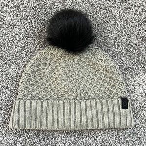 Lululemon pom beanie hat